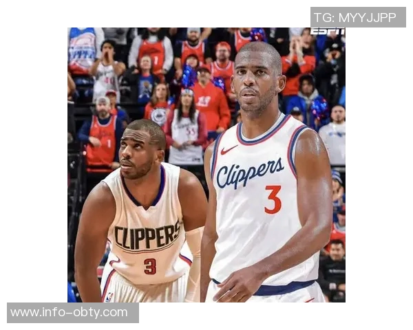 快船官方发布新海报保罗与科林斯携手庆祝胜利展现内外功臣风采